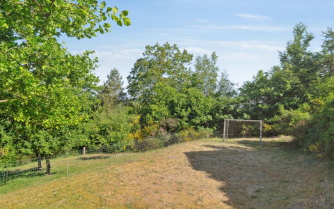 Amai - 1.5Km from the Sea: Toit, Maison, Domicile, Chalet, Siding, Biens, Allée, Batiments Jardin, Cour, Cabanon