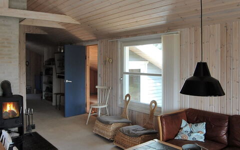 Alfride - 350M from the Sea: Toit, Maison, Domicile, Chalet, Siding, Biens, Allée, Batiments Jardin, Cour, Cabanon