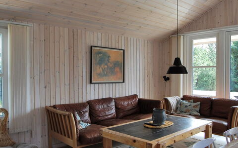 Alfride - 350M from the Sea: Toit, Maison, Domicile, Chalet, Siding, Biens, Allée, Batiments Jardin, Cour, Cabanon