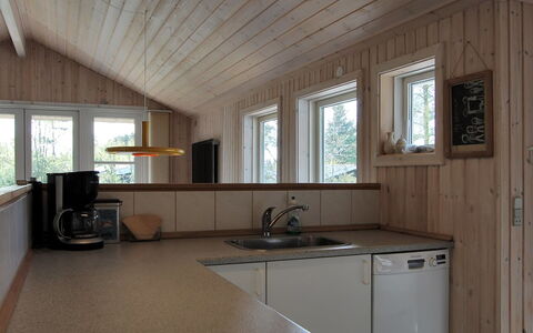 Alfride - 350M from the Sea: Toit, Maison, Domicile, Chalet, Siding, Biens, Allée, Batiments Jardin, Cour, Cabanon