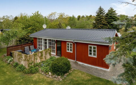 Vian - 200M from the Sea: Bois, Maison, Toit, Chalet, Arbuste, Domicile, Jardin, Siding, Batiments Jardin