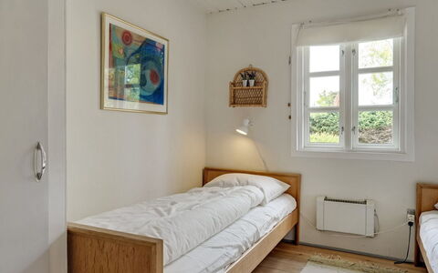 Vian - 200M from the Sea: Lit, Chambre, Mur, Literie, Bois, Meubles, Drap De Lit, Sol, Design Intérieur, Sol