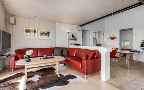 Sarita - 1Km from the Sea: Meubles, Design Intérieur, Bois, Plafond, Canapé, Sol, Salon, Sol, Pièce, Éclairage