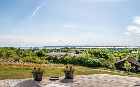 Sarita - 1Km from the Sea: Ciel, Arbuste, Paysage, Lot Terre, Nuage, Aménagement Paysager, Jardin, Ombre, Chaise