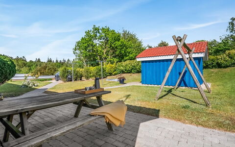 Sarita - 1Km from the Sea: Ombre, Pelouse, Chalet, Jardin, Aménagement Paysager, Cour, Parc, Batiments Jardin