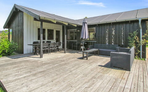 Nette - 300M from the Sea: Meubles, Design Intérieur, Sol, Bois, Sol, Plafond, Parquet, Chaise, Table, Éclairage