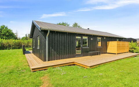 Nette - 300M from the Sea: Meubles, Design Intérieur, Sol, Bois, Sol, Plafond, Parquet, Chaise, Table, Éclairage