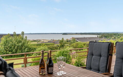Mahilo - 300M from the Sea: Piscine, Mobilier De Jardin, Meubles, Recours, Dalle, Eco Hôtel, Ombre, Chaise, Loisir, Biens