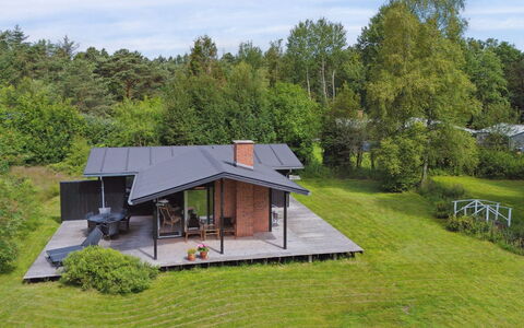 Skjold - 600M from the Sea: Chalet, Domicile, Maison, Toit, Porche, Biens, Siding, Batiments Jardin, Ferme, Cour