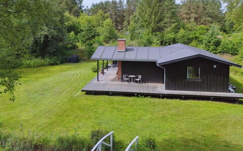 Skjold - 600M from the Sea: Chalet, Domicile, Maison, Toit, Porche, Biens, Siding, Batiments Jardin, Ferme, Cour