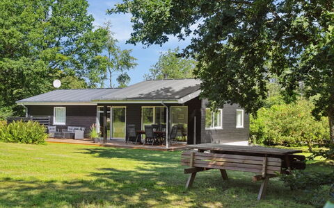 Teodora - 450M from the Sea: Architecture, Toit, Domicile, Composite, Daylighting, Siding, Allée