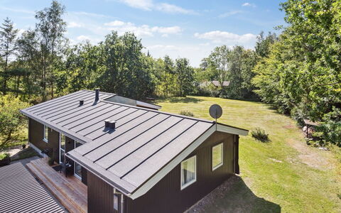 Teodora - 450M from the Sea: Architecture, Toit, Domicile, Composite, Daylighting, Siding, Allée
