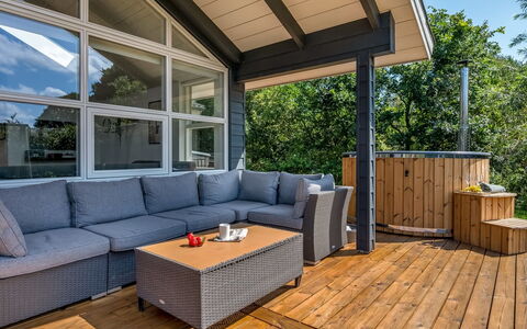Alrike - 850M from the Sea: Piscine, Mobilier De Jardin, Meubles, Recours, Dalle, Eco Hôtel, Ombre, Chaise, Loisir, Biens