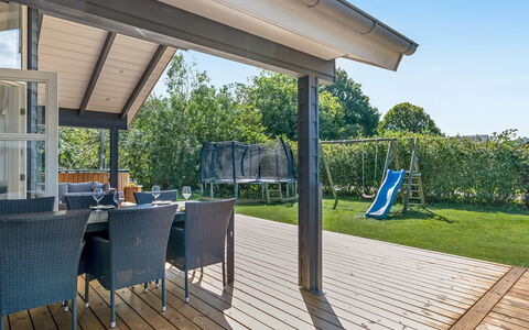 Alrike - 850M from the Sea: Piscine, Mobilier De Jardin, Meubles, Recours, Dalle, Eco Hôtel, Ombre, Chaise, Loisir, Biens
