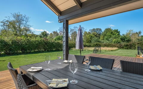 Alrike - 850M from the Sea: Piscine, Mobilier De Jardin, Meubles, Recours, Dalle, Eco Hôtel, Ombre, Chaise, Loisir, Biens