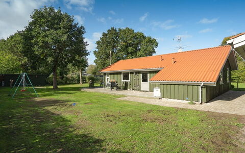 Hermand - 700M from the Sea: Maison, Domicile, Zone Résidentielle, Chalet, Siding, Biens, Allée, Cour