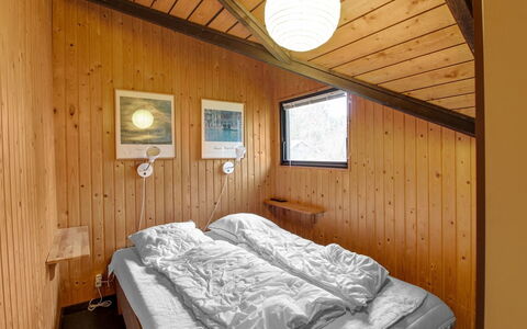 Melba - 8Km from the Sea: Bleu, Arbuste, Chalet, Couverture De Sol, Jardin, Biens, Ombre, Aménagement Paysager, Ferme, Eco Hôtel
