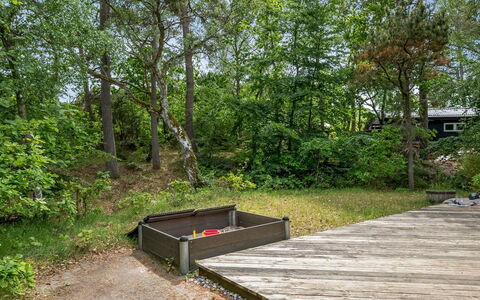 Ros - 350M from the Sea: Bois, Jardin, Arrière-Cour, Dur, Planche, Aménagement Paysager, Des Bois, Cour, Parc, Passerelle