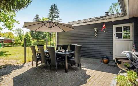 Edele - 800M from the Sea: Bois, Domicile, Maison, Arbuste, Siding, Chalet, Toit, Mobilier De Jardin, Jardin, Lot Terre