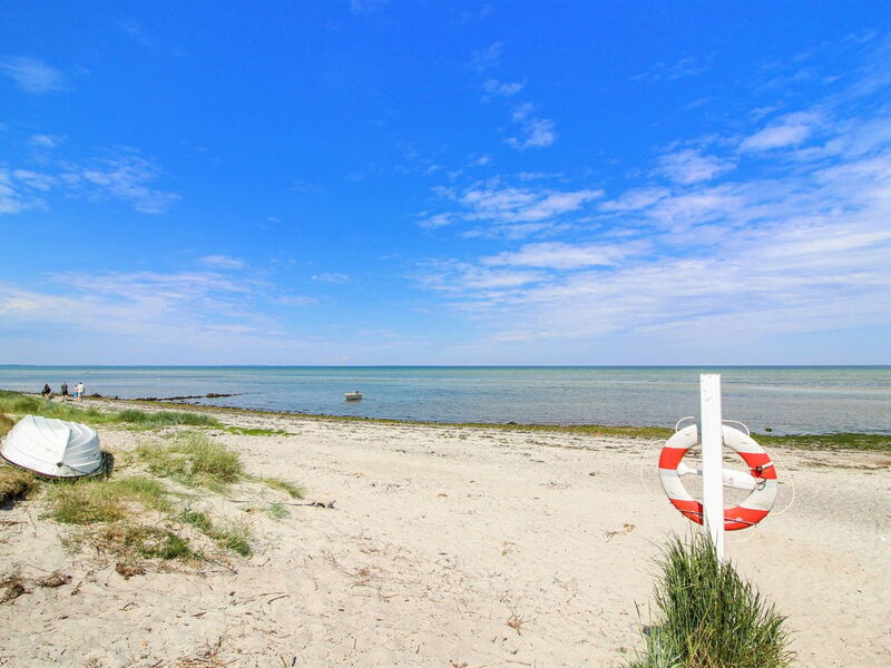 Ernestina - 500M from the Sea
