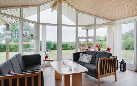 Kimi - 800M from the Sea: Architecture, Toit, Domicile, Composite, Daylighting, Siding, Allée
