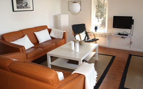 Piia - 800M from the Sea: Meubles, Canapé, Design Intérieur, Sol, Sol, Bois, Salon, Appartement, Domicile, Pièce