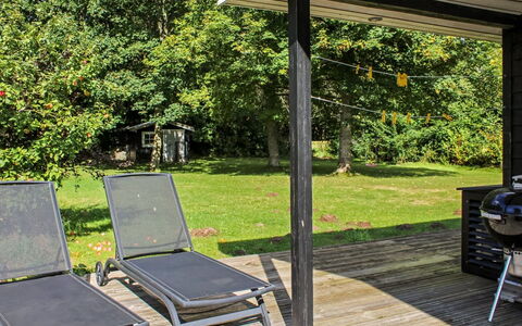 Swale - 500M from the Sea: Meubles, Mobilier De Jardin, Bois, Ombre, Chaise, Tableau De Plein Air, Jardin, Arrière-Cour, Structure En Plein Air, Dur