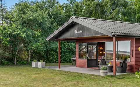 Tayana - 75M to the Fjord: Bois, Toit, Maison, Chalet, Porte, Domicile, Siding, Lot Terre, Batiments Jardin, Cabanon