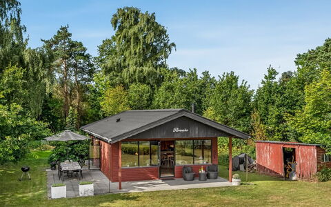 Tayana - 75M to the Fjord: Piscine, Mobilier De Jardin, Meubles, Recours, Dalle, Eco Hôtel, Ombre, Chaise, Loisir, Biens
