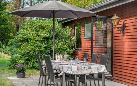 Tayana - 75M to the Fjord: Piscine, Mobilier De Jardin, Meubles, Recours, Dalle, Eco Hôtel, Ombre, Chaise, Loisir, Biens