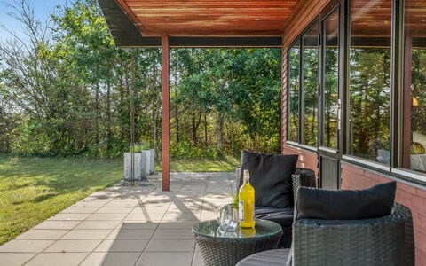 Tayana - 75M to the Fjord: Piscine, Mobilier De Jardin, Meubles, Recours, Dalle, Eco Hôtel, Ombre, Chaise, Loisir, Biens