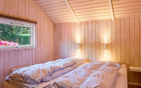 Kalli - 350M to the Fjord: Bois, Chambre, Drap De Lit, Lit, Literie, Domicile, Plafond, Dur, Pièce, Tache De Bois