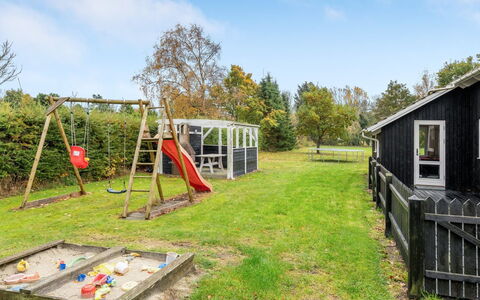 Kalli - 350M to the Fjord: Herbe, Jardin, Lot Terre, Pelouse, Arrière-Cour, Chalet, Batiments Jardin, Cour, Ombre, Cabanon