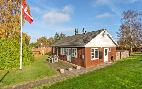 Swaver - 300M to the Fjord: Maison, Domicile, Zone Résidentielle, Chalet, Siding, Biens, Allée, Cour