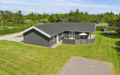 Ljupco - 500M to the Fjord: Maison, Domicile, Zone Résidentielle, Chalet, Siding, Biens, Allée, Cour