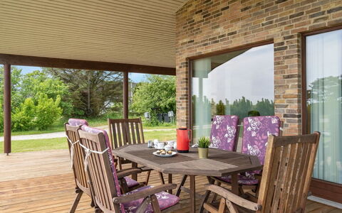 Roope - 50M from the Sea: Piscine, Mobilier De Jardin, Meubles, Recours, Dalle, Eco Hôtel, Ombre, Chaise, Loisir, Biens