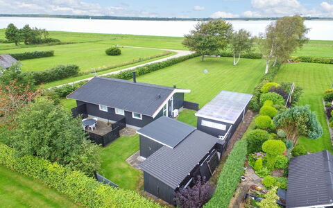 Ilya - 90M to the Fjord: Piscine, Mobilier De Jardin, Meubles, Recours, Dalle, Eco Hôtel, Ombre, Chaise, Loisir, Biens