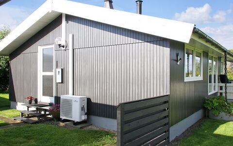 Ilya - 90M to the Fjord: Piscine, Mobilier De Jardin, Meubles, Recours, Dalle, Eco Hôtel, Ombre, Chaise, Loisir, Biens