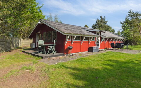 Feliza - from the Sea: Toit, Chalet, Domicile, Ombre, Siding, Ferme, Porche, Structure En Plein Air, Batiments Jardin