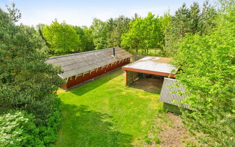 Feliza - from the Sea: Toit, Chalet, Domicile, Ombre, Siding, Ferme, Porche, Structure En Plein Air, Batiments Jardin