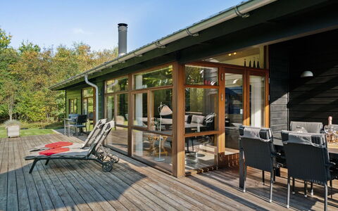 Mourits - 1.2Km from the Sea: Piscine, Mobilier De Jardin, Meubles, Recours, Dalle, Eco Hôtel, Ombre, Chaise, Loisir, Biens