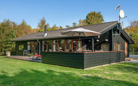 Mourits - 1.2Km from the Sea: Piscine, Mobilier De Jardin, Meubles, Recours, Dalle, Eco Hôtel, Ombre, Chaise, Loisir, Biens