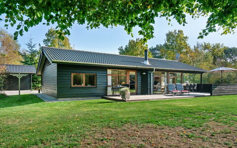 Mourits - 1.2Km from the Sea: Piscine, Mobilier De Jardin, Meubles, Recours, Dalle, Eco Hôtel, Ombre, Chaise, Loisir, Biens