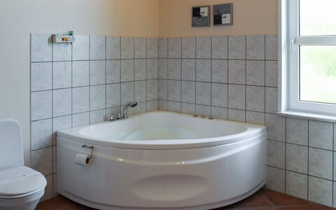 Calina - 300M from the Sea: Salle De Bains, Sol, Baignoire, Luminaire Plomberie, Design Intérieur, Sol, Plomberie, Pièce, Robinet, Tuile