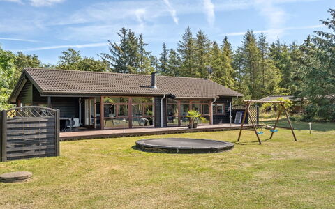 Sirpa - 1Km from the Sea: Meubles, Design Intérieur, Sol, Bois, Sol, Plafond, Parquet, Chaise, Table, Éclairage