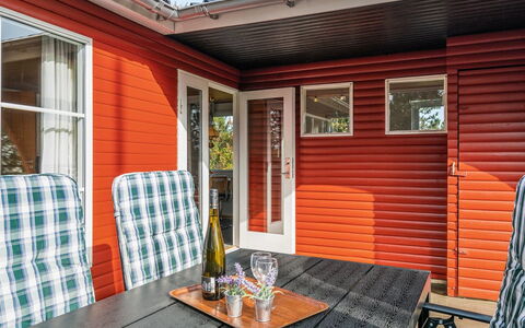 Hilleborg - 100M from the Sea: Piscine, Mobilier De Jardin, Meubles, Recours, Dalle, Eco Hôtel, Ombre, Chaise, Loisir, Biens