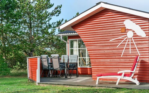 Hilleborg - 100M from the Sea: Piscine, Mobilier De Jardin, Meubles, Recours, Dalle, Eco Hôtel, Ombre, Chaise, Loisir, Biens