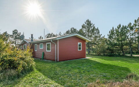 Hilleborg - 100M from the Sea: Maison, Domicile, Zone Résidentielle, Toit, Chalet, Lot Terre, Biens, Cour, Jardin, Siding