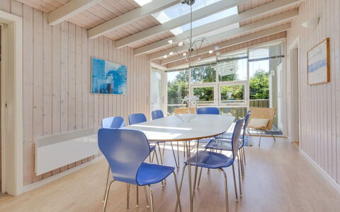 Hwelp - 200M from the Sea: Bois, Tache De Bois, Planche, Dur, Chalet, Plate-Forme, Siding, Ombre, Parquet, Batiments Jardin