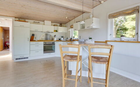 Hwelp - 200M from the Sea: Bois, Tache De Bois, Planche, Dur, Chalet, Plate-Forme, Siding, Ombre, Parquet, Batiments Jardin